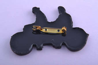 Plastic Tandem Brooch |  |