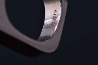 Silver Retro Ring |  |