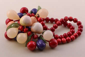 Plastic Retro Necklace |  |
