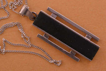 Silver Retro Pendant |  |
