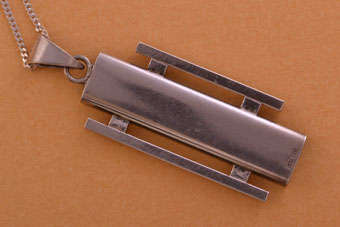 Silver Retro Pendant |  |