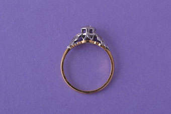 Vintage Gold Ring |  |