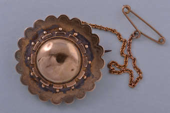 Gold Victorian Brooch |  |