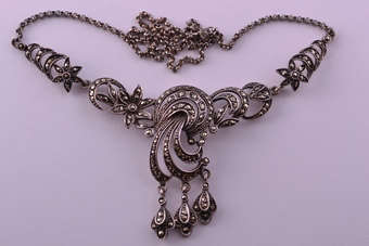 Silver Vintage Necklace |  |