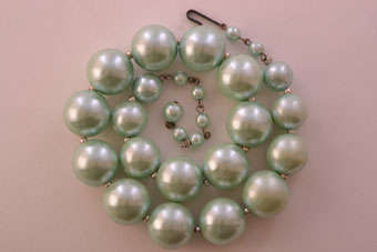 Vintage Bead Necklace |  |