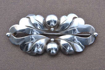 Silver Retro Brooch |  |