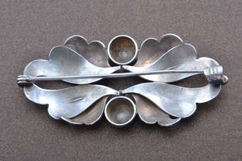 Silver Retro Brooch |  |