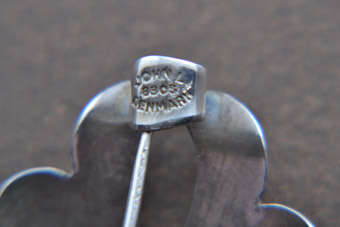 Silver Retro Brooch |  |