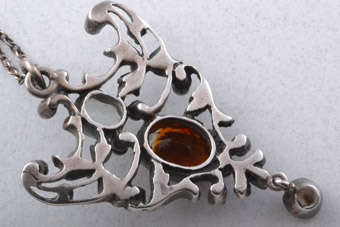 Silver Victorian Pendant |  |