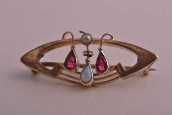 Art Nouveau Brooch |  |