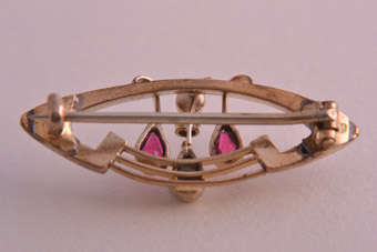 Art Nouveau Brooch |  |