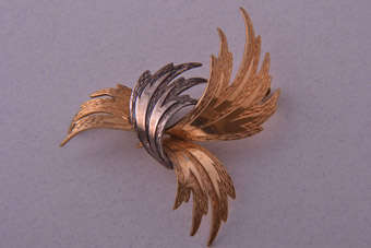 Retro Two-Tone Brooch |  |