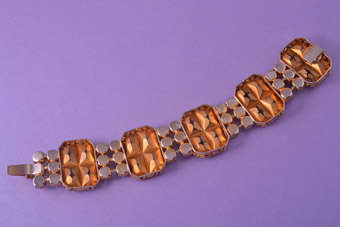 Gilt 1950's Bracelet |  |
