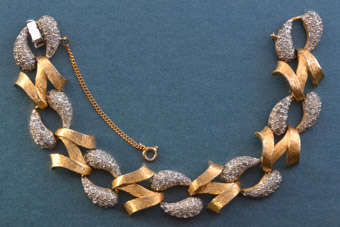 Gilt Vintage Bracelet |  |