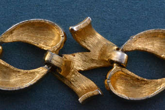 Gilt Vintage Bracelet |  |
