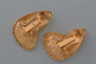 Earrings With White Paste |  |