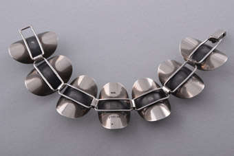 Silver Retro Bracelet  |  |