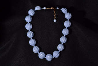 1950's Plastic Necklace |  |