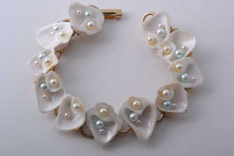 Shell Bracelet  |  |