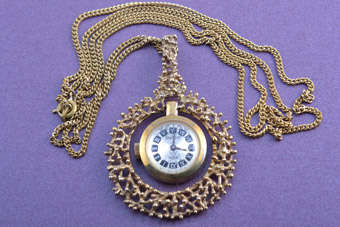 Gilt Retro Pendant/Watch |  |