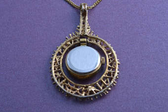 Gilt Retro Pendant/Watch |  |
