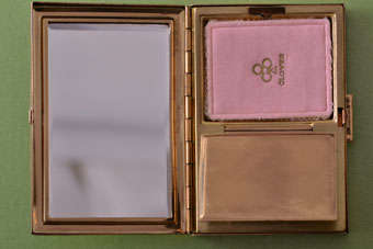 Damascene Powder Compact |  |