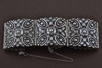 Silver Retro Bracelet |  |