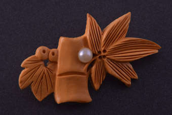 1930's Brooch |  |