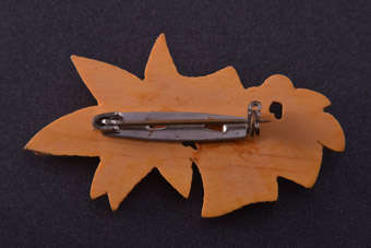 1930's Brooch |  |