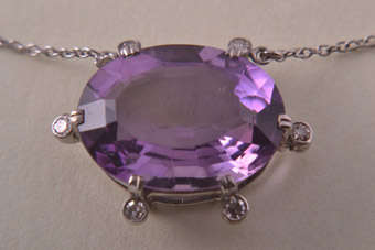 9ct White Gold Necklace |  |