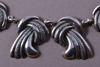 Silver Vintage Necklace |  |
