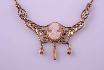 1940's Necklace |  |