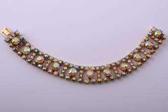 Gilt Vintage Bracelet |  |