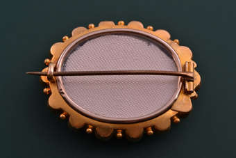 Gold Victorian Brooch |  |