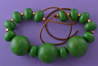 Wooden Retro Necklace |  |