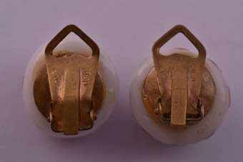 Vintage Clip On Earrings |  |