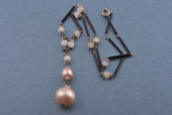 Glass Art Deco Necklace |  |