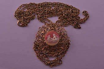 Vintage Pendant / Brooch |  |