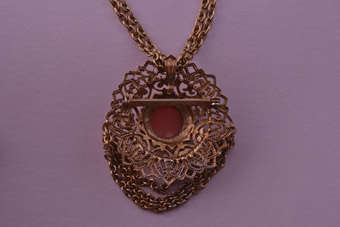Vintage Pendant / Brooch |  |