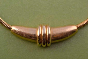 Gilt 1980's Necklace |  |
