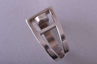 Silver Retro Ring |  |