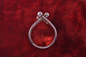 Silver Retro 1970's Ring |  |