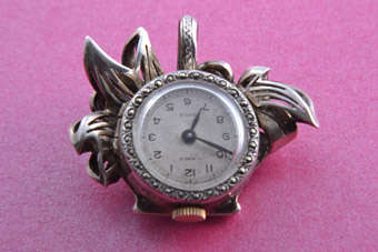Silver Pendant / Watch |  |