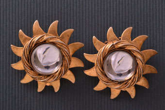 Vintage Clip On Earrings |  |