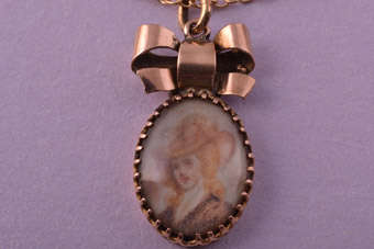 Gold Pendant / Miniature |  |