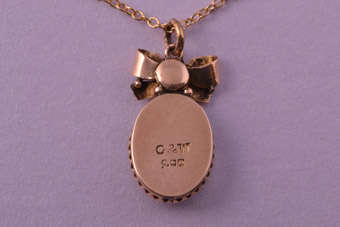 Gold Pendant / Miniature |  |