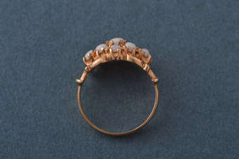 9ct Gold Ring |  |