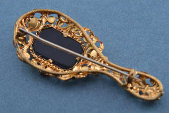 Gilt 1950's Brooch |  |