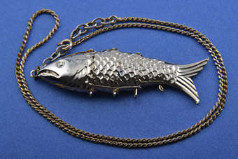 Gilt Fish Pendant |  |