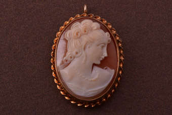 9ct Gold Brooch / Pendant |  |